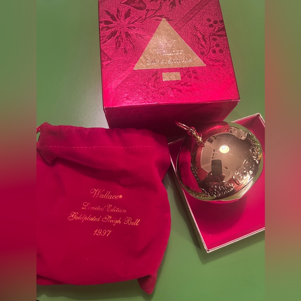1993 Wallace Gold Plated Sleigh Bell annual Ornament 23rd Edition bag box sleeve - Picture 1 of 8